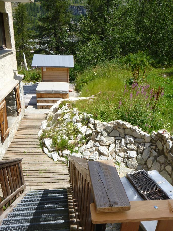 Chalet Les Melezes Bed & Breakfast Tignes Bagian luar foto
